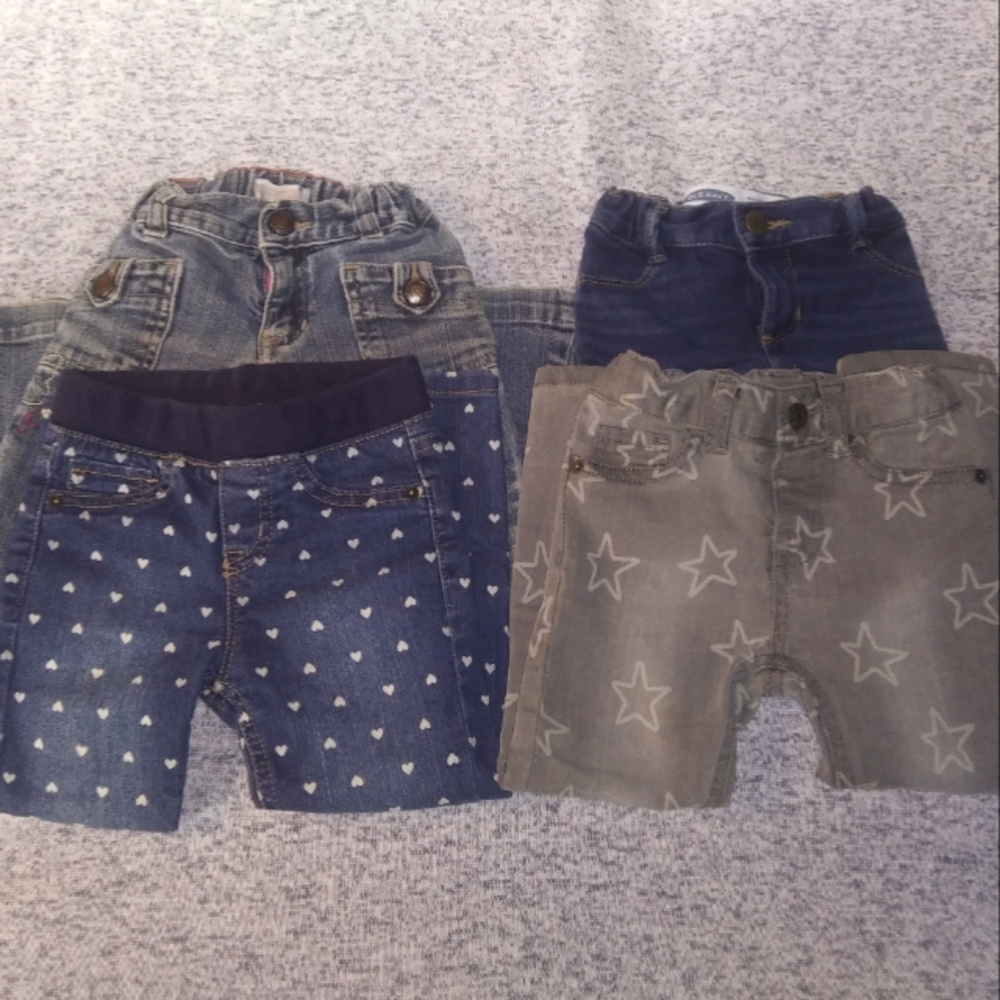 4 pairs of jeans size 3T